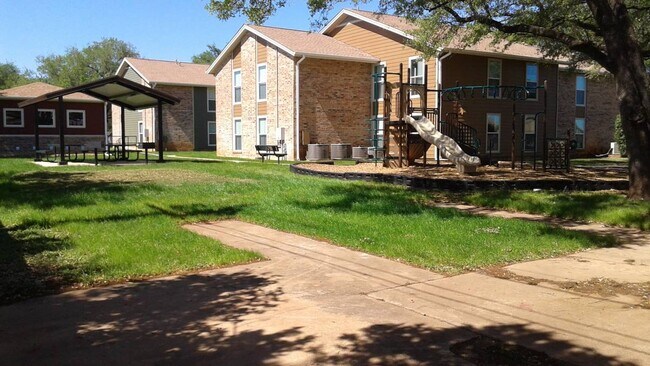 Photo - 207 Royal Dr Unidad 222