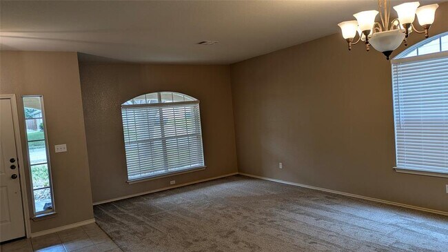Photo - 833 Rusk Rd
