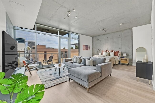 Photo - 353 E Bonneville Ave Unit 303