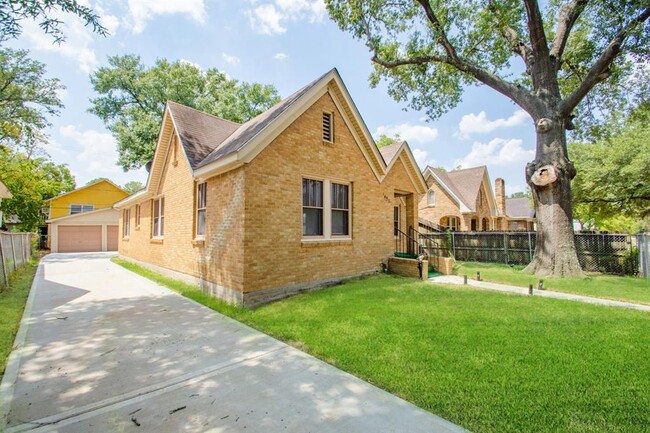 Photo - 1438 Munger St House