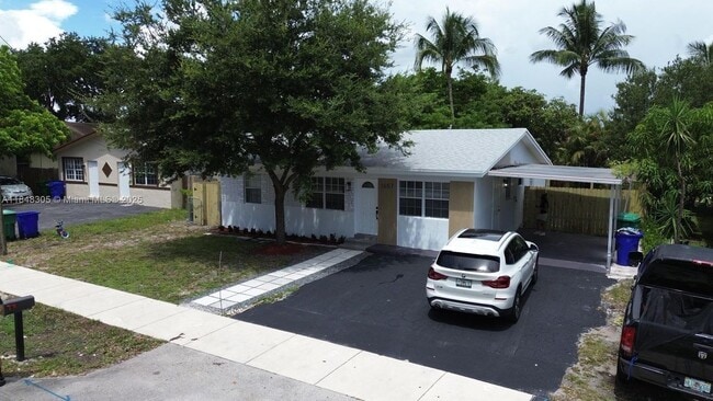 Building Photo - 1657 SW 44th Ave Rental
