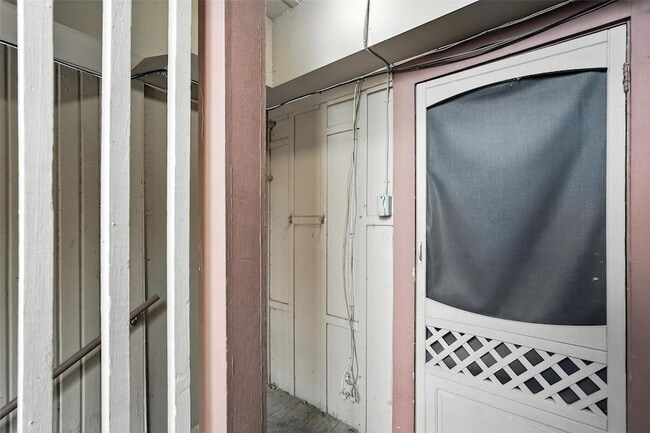 Photo - 4920 Victor St