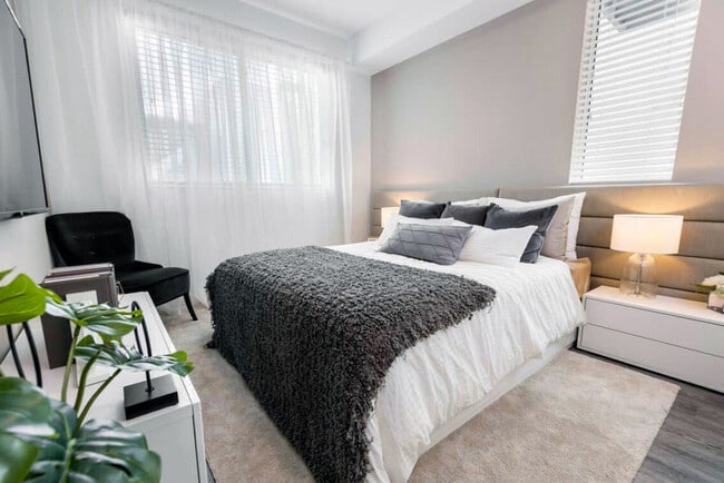 Photo - Sophia Square