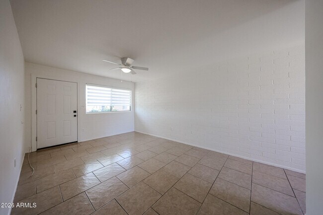 Photo - 3202 N 66th St Unidad Apt 4