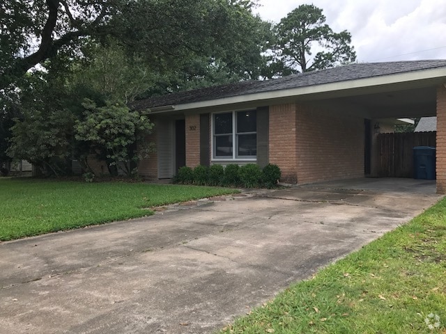 Building Photo - 302 Newcastle Dr Rental