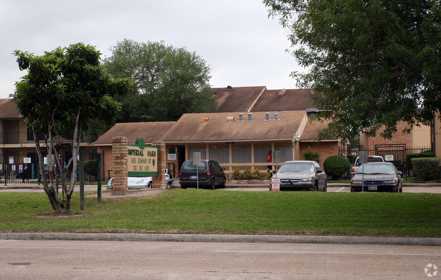 Imperial Oaks - Imperial Oaks Apartments