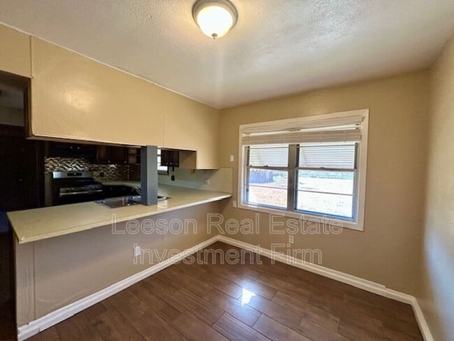 Photo - 4216 Parkway