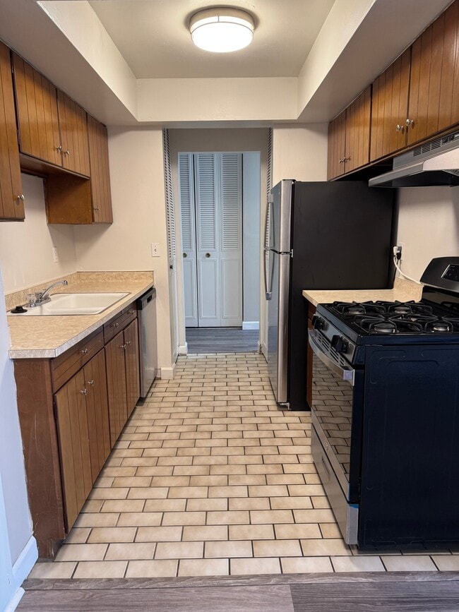 Photo - 2260 N Summit Ave Unit 108