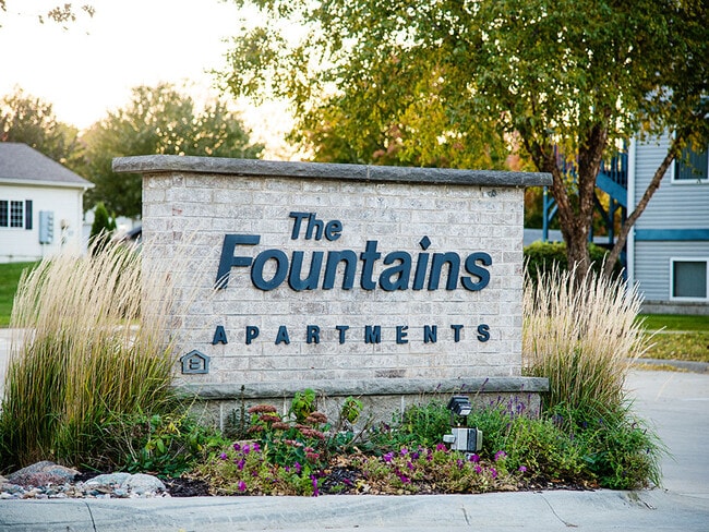 Building Photo - Fountains Apartments