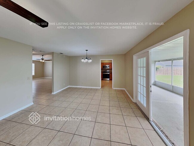 Photo - 715 Foxglove Pl