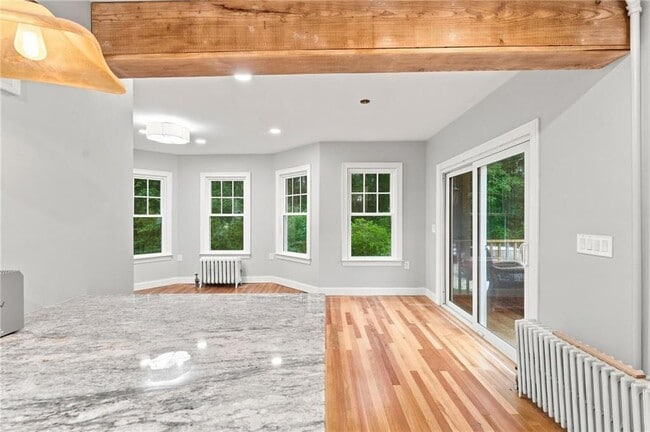 Photo - 1552 Kingstown Rd