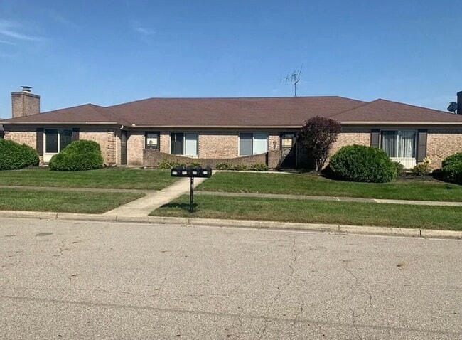 Building Photo - 913 Henley Ct