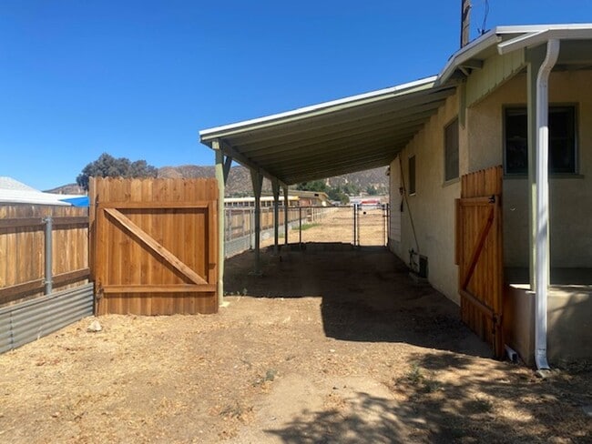 Photo - Looking for space, look no further!