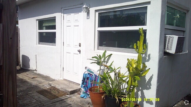 Building Photo - 412 Macy St Rental