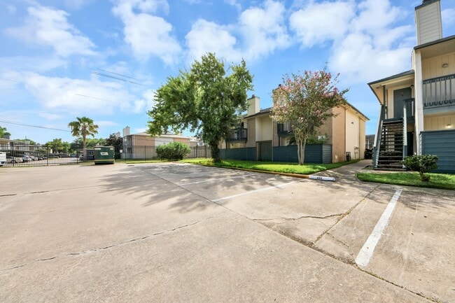 Photo - 250 El Dorado Blvd Unidad 103