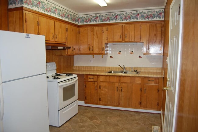 Photo - 122 Westdale Ave