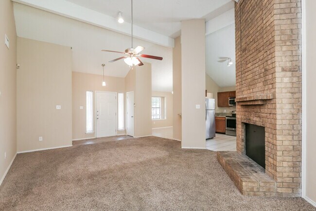 Photo - 406 Kalmia Dr