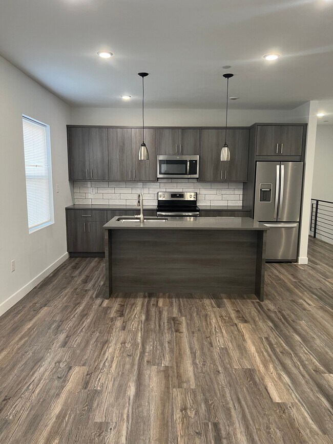 Photo - 1265 N Newkirk St Unidad A