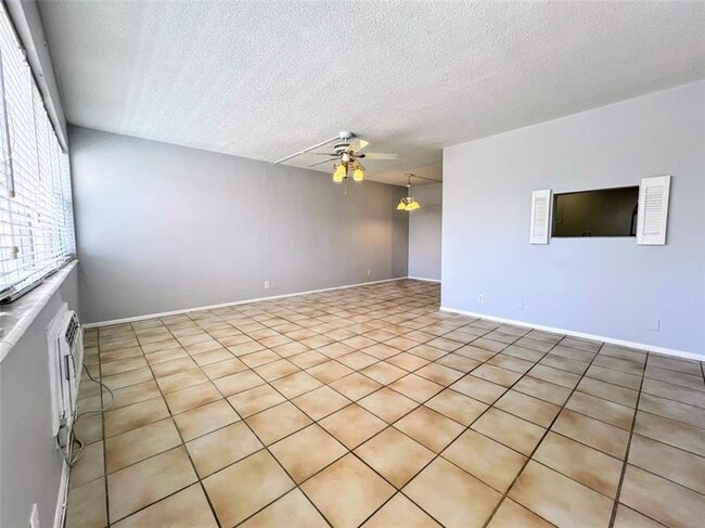 Photo - 625 Antioch Ave Unidad 305