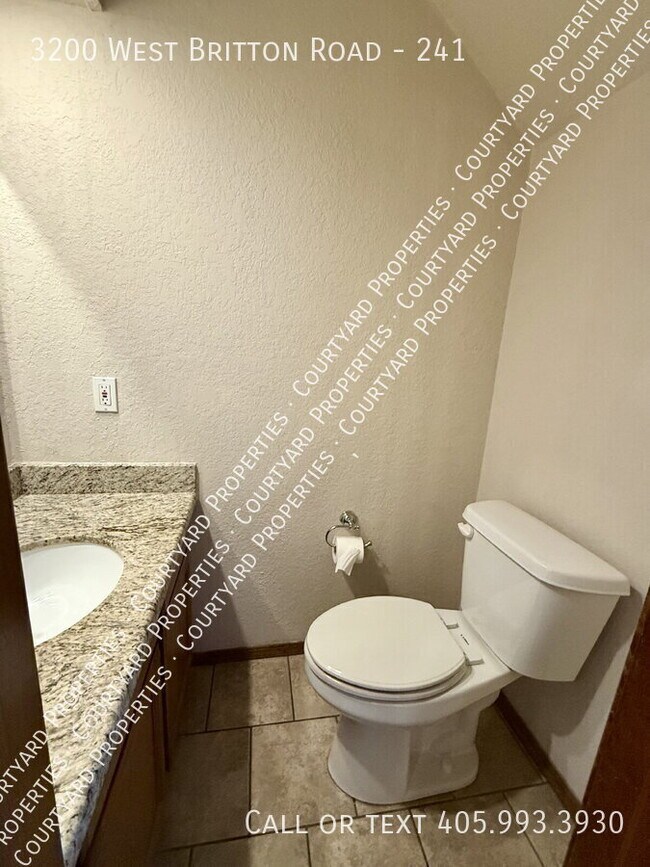 Photo - 3200 W Britton Rd Unidad 241