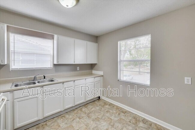 Photo - 329 Verdery Dr