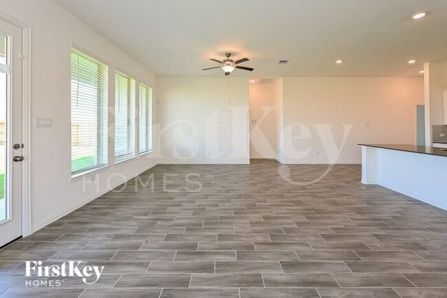 Photo - 14907 Lake Shore Ave