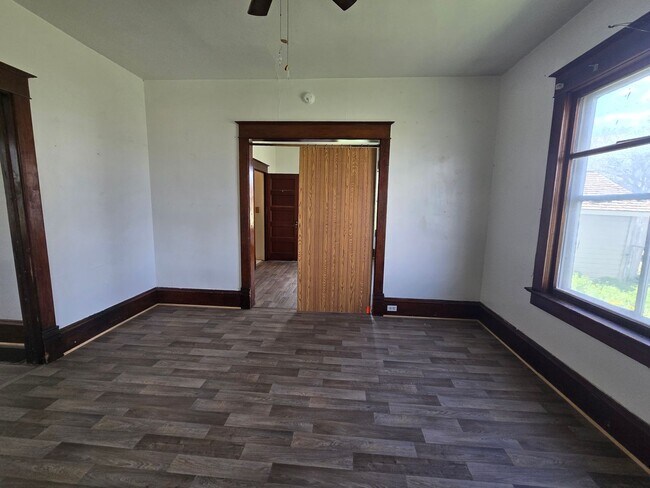 Photo - 319 N 4th St