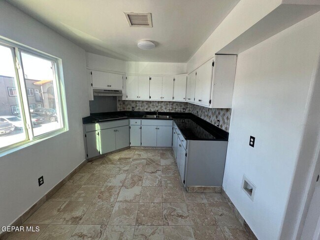 Photo - 540 S Yarbrough Dr Unit 24