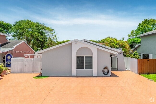 Building Photo - 11600 SW 33rd Terrace Rental