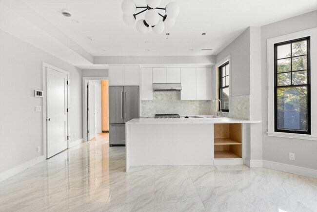 Photo - 34 Pinckney St Unit 1