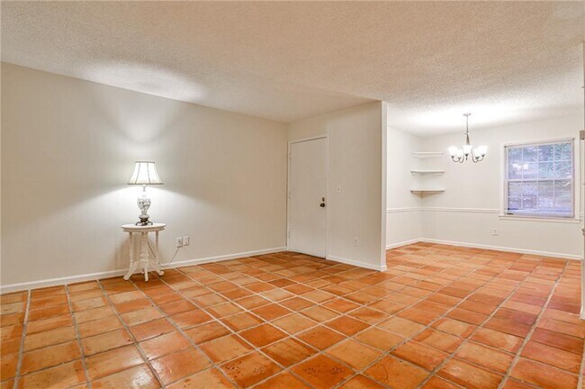 Photo - 149 Lablanc Way NW