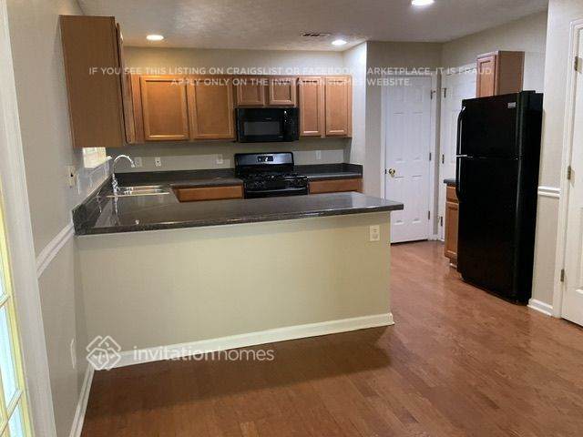 Photo - 408 Sugar Maple Ct