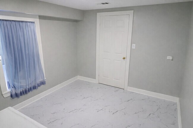 Photo - 7142 Avenue K