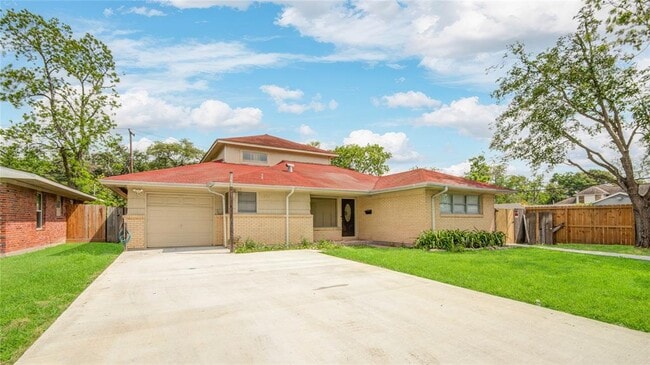 Photo - 5902 Hornwood Dr Casa