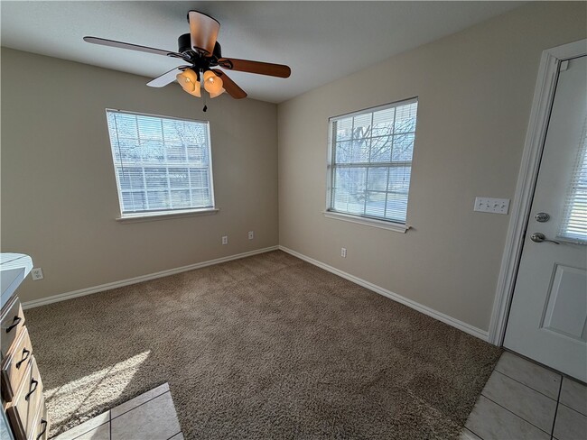 Photo - 800 W Tahlequah St Unit B