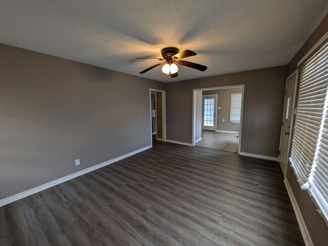 Photo - 1901 W Wildwood Ave