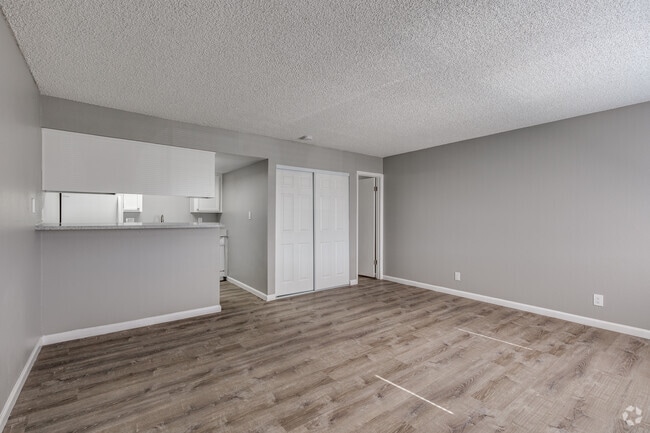 Studio - 400 SF - Luna Apartments