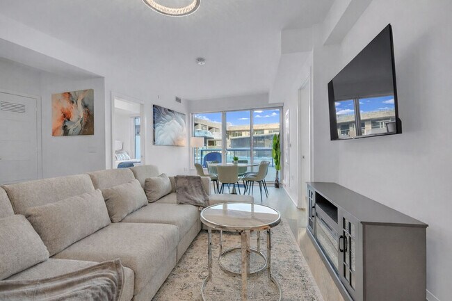 Building Photo - 333 Sunseeker Ave Unit SI ID1556414P