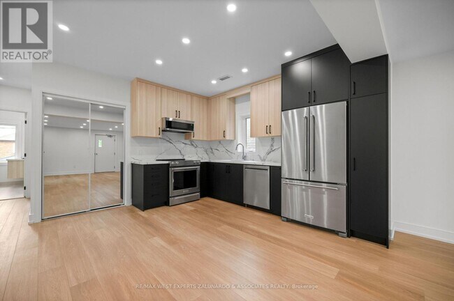 Photo - 412 Glenholme Ave