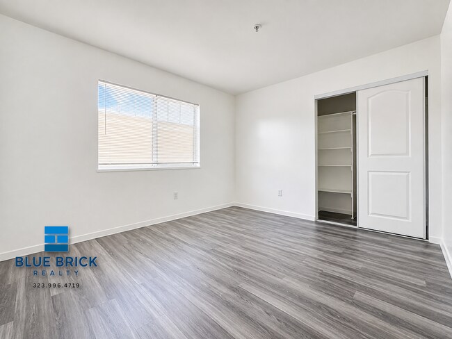 Photo - 7308 Canby Ave Unidad 7