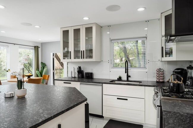 Photo - 4016 Eaton Dr Unit SI ID1232695P