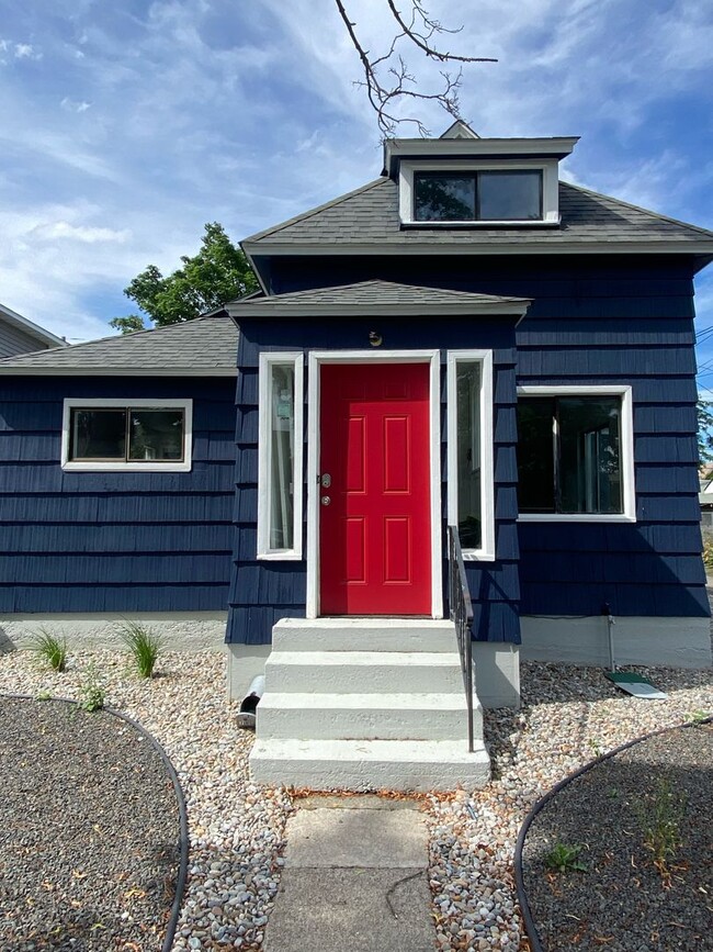 Building Photo - 711 E Augusta Ave Unit 711 Rental