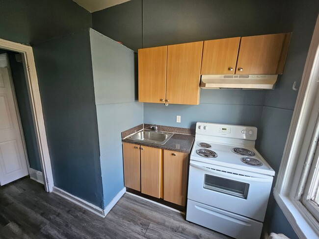 Building Photo - 4924-26 Parrish St Unit 3A Rental