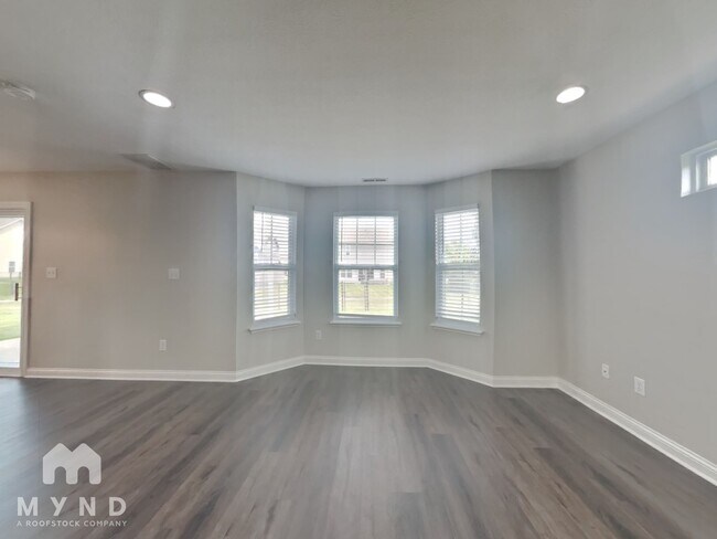 Photo - 618 Albermarle Dr