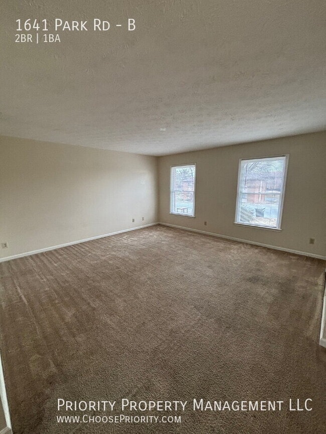 Photo - 1641 Park Rd Unit B