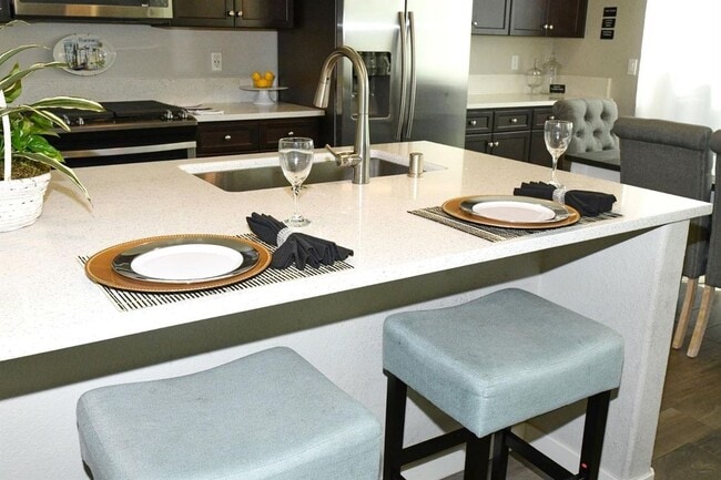 Photo - 2580 N McArthur Ave