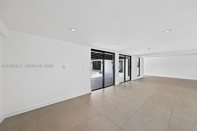 536 Hibiscus Dr