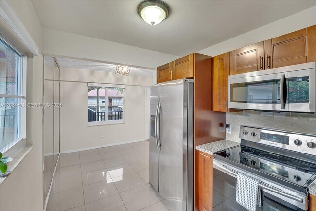 Photo - 150 SW 134th Way Unit 304R