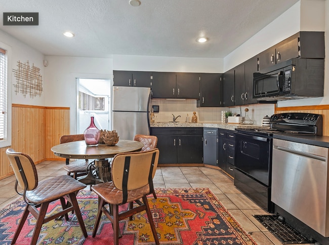 Photo - 731 E Roosevelt Ave