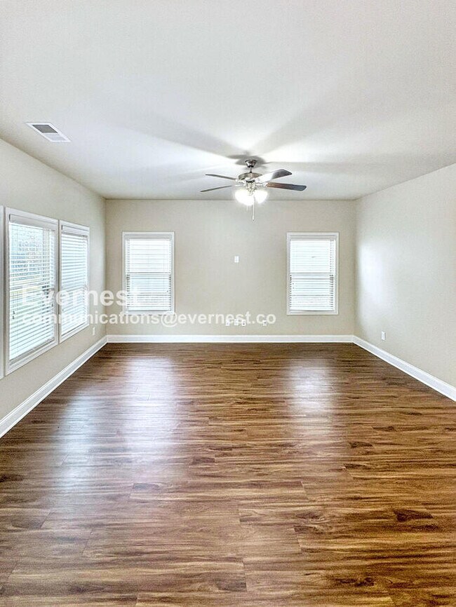 Photo - 130 Mandy Ln